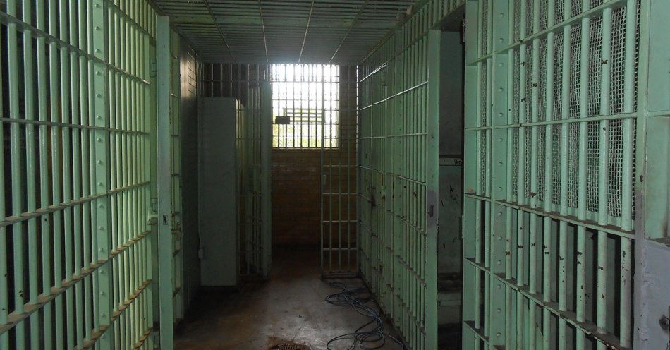 zdjęcie: 61-latek trafił do więzienia za stalking / pixabay/429639