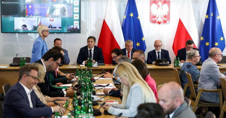 zdjęcie: Sejmowa komisja za odrzuceniem projektu ustawy o państwowej komisji ds. badania wpływów rosyjskich / fot. PAP