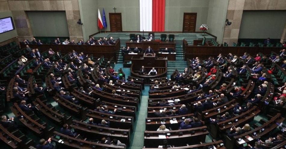 zdjęcie: Sejm w czwartek przyjął ustawę budżetową na 2023 r. / fot. PAP