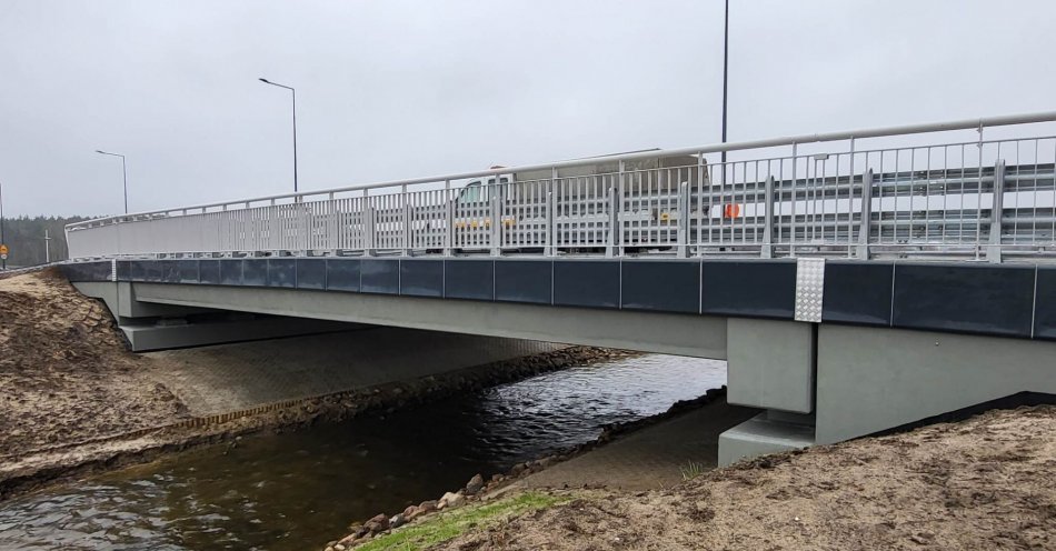 zdjęcie: Nowy most na rzece Długiej wzdłuż ul. Chudoby już gotowy! / fot. nadesłane