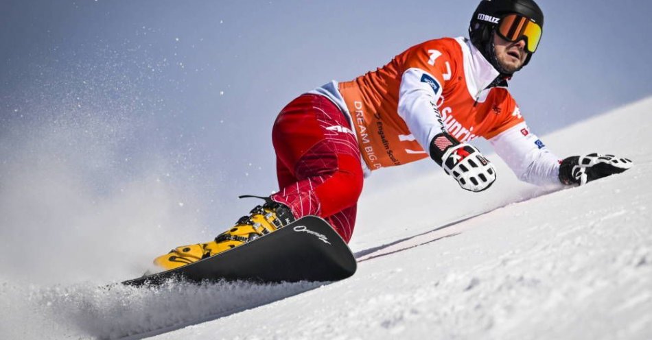 zdjęcie: PŚ w snowboardzie - zwycięstwo Kwiatkowskiego w szwajcarskim Scuol / fot. PAP