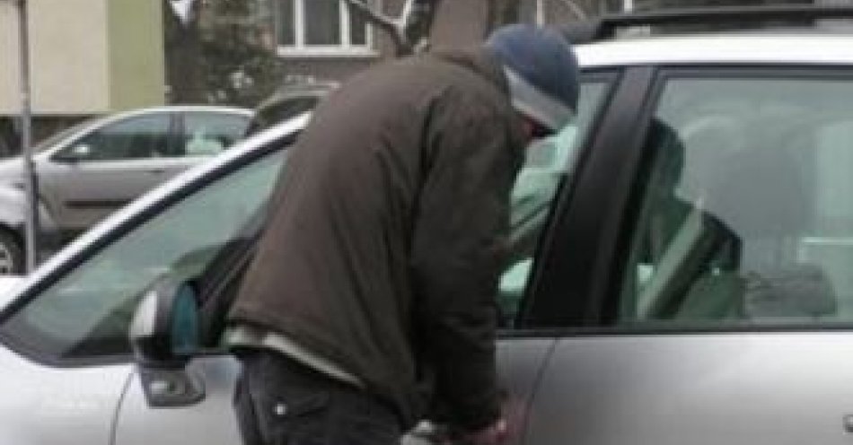 zdjęcie: Jak uchronić samochód przed kradzieżą i włamaniem? / fot. KPP w Jaworze