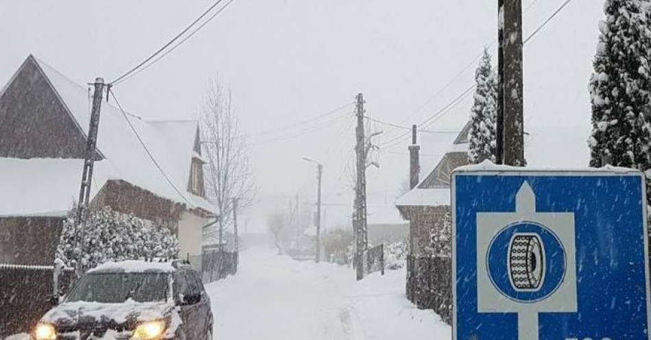 zdjęcie: Trudne warunki na tatrzańskich drogach, liczne kolizje. W góry tylko na zimówkach! / fot. KMP w Zakopanem