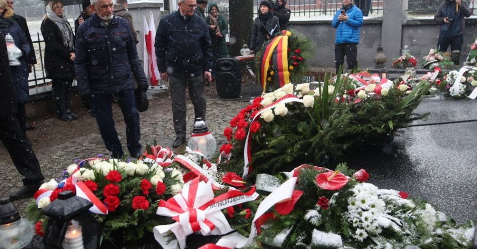 zdjęcie: Hołd ofiarom Marszu Śmierci oddano w Brzeszczach / fot. PAP