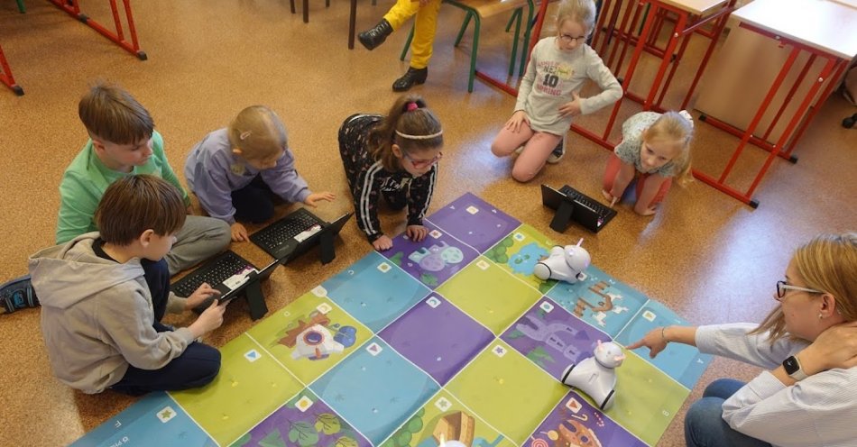 zdjęcie: Zajęcia integracyjne w szkole podstawowej w Mokrzeszowie z zakresu robotyki i elektroniki / fot. nadesłane