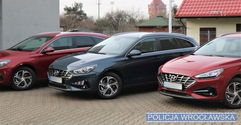 zdjęcie: Nowe samochody służbowe dla wrocławskich policjantów / fot. KMP w Wrocławiu