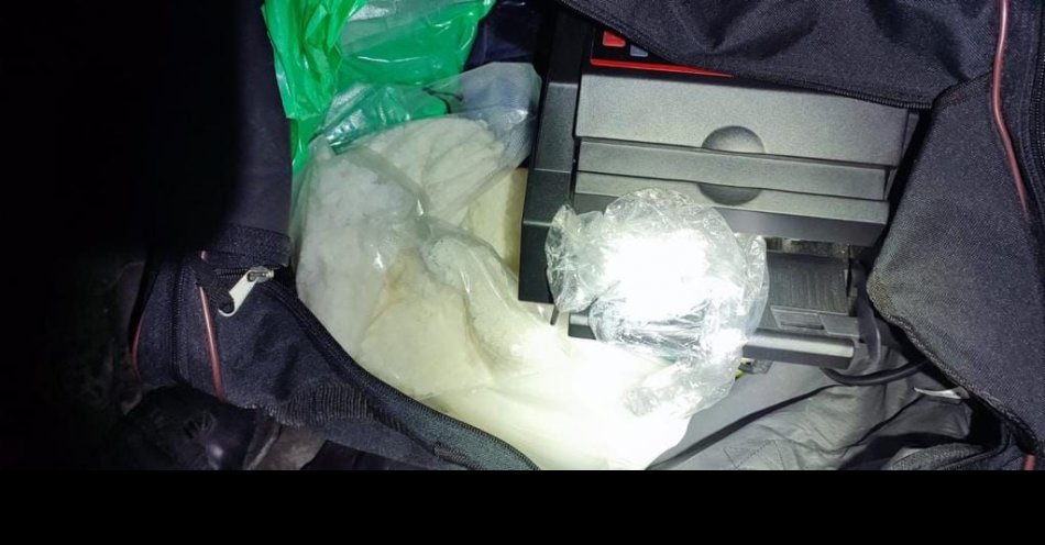 zdjęcie: Kokaina, mefedron i przemyt wewnątrzwspólnotowy. Kolejne uderzenie w gang narkotykowy / fot. KMP w Brzesku