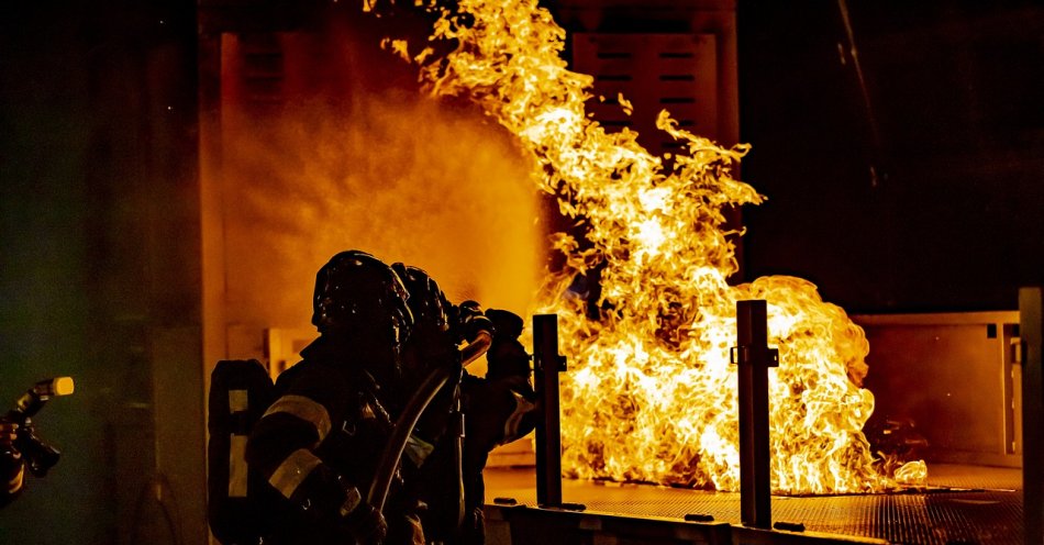 zdjęcie: Pożar domu w Godzieszowie, jedna osoba nie żyje / pixabay/6689112
