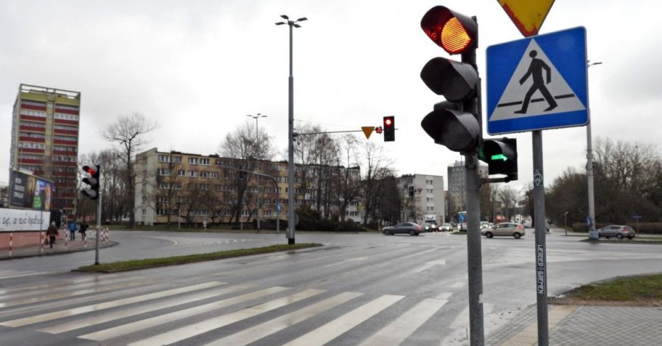 zdjęcie: Czerwone światło, to sygnał do zatrzymania się / fot. KMP w Koszalinie