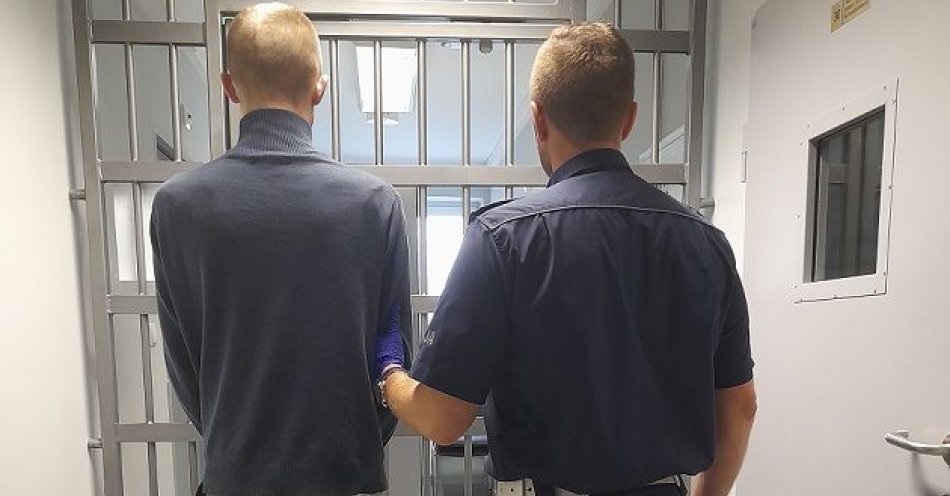 zdjęcie: Policjanci zatrzymali dwóch mężczyzn, którzy posiadali narkotyki / fot. KPP w Pruszczu Gdańskim