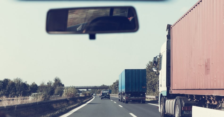 zdjęcie: Zderzenie ciężarówki i osobówki na dk 60 w Goślicach - jedna osoba ranna, trasa zablokowana / pixabay/1666635