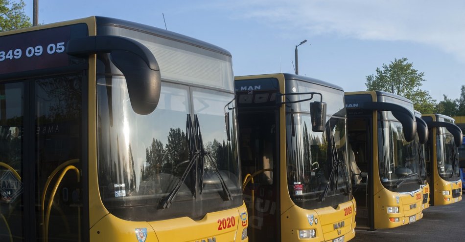zdjęcie: Kolizja autobusów MPK w Modlnicy; są utrudnienia dla kierowców / pixabay/4215582