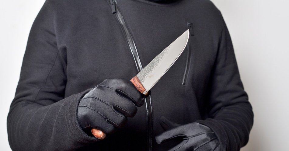 zdjęcie: Policja szuka napastnika, który z nożem napadł na sklep w Markach / pixabay/4822412