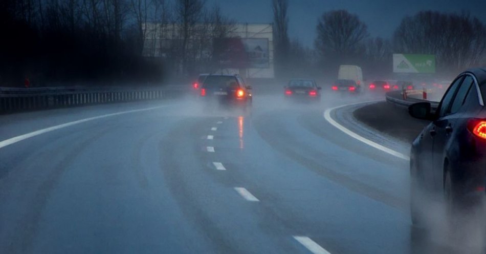 zdjęcie: Trudne warunki na drogach w regionie; na północy może być ślisko / pixabay/3865291