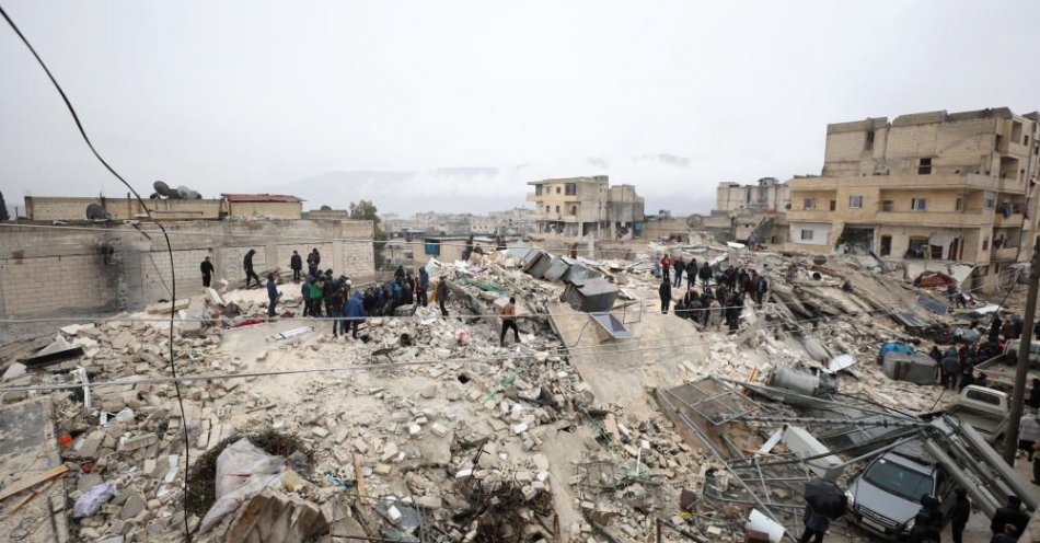 zdjęcie: Co najmniej 1014 osób zginęło w Turcji i 783 w Syrii / fot. PAP