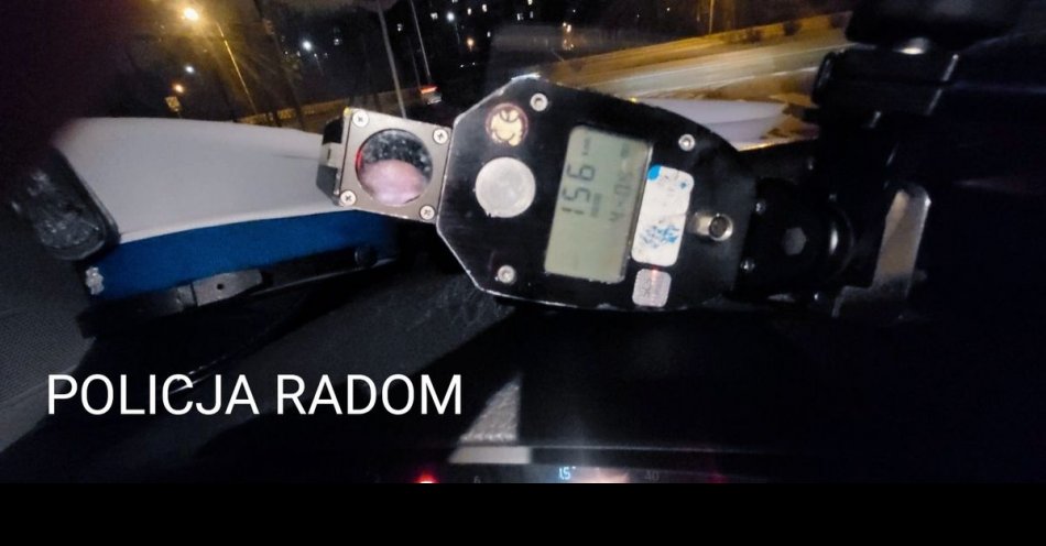 zdjęcie: Rekordowa prędkość 21-latka zapewniła mu zatrzymanie prawa jazdy na 3 miesiące / fot. KMP w Radomiu