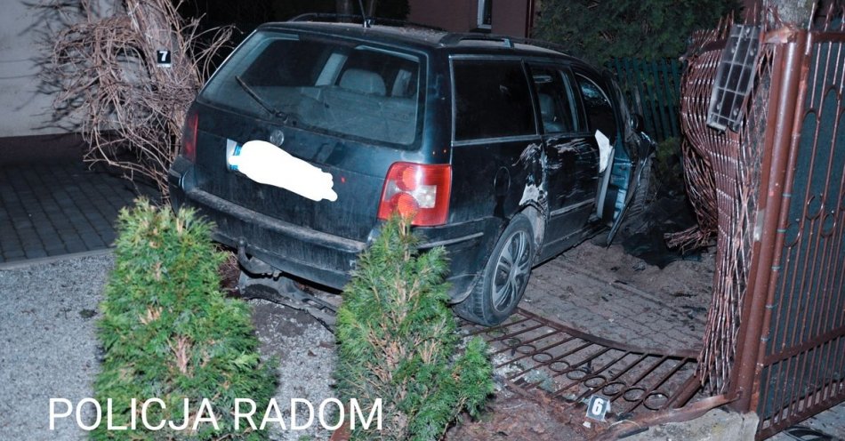 zdjęcie: Nastolatkowie „pożyczyli” samochód od rodziców bez ich wiedzy / fot. KMP w Radomiu