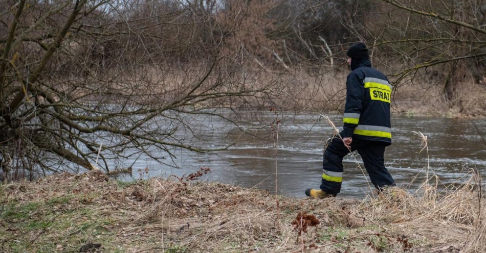 zdjęcie: Na rzece Wisłok strażacy przerwali poszukiwania mężczyzny / fot. PAP
