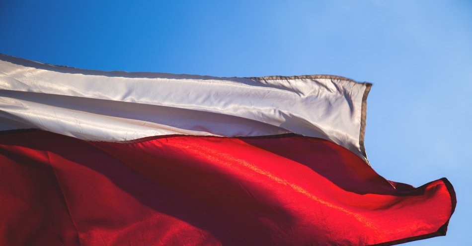 zdjęcie: Bezpłatne flagi Polski i UE dla mieszkańców / pixabay/2941809