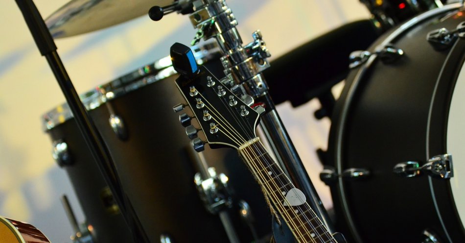 zdjęcie: Policja odzyskała skradzione instrumenty muzyczne warte 30 tys. zł / pixabay/801271