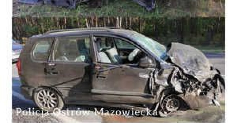 zdjęcie: Wypadek na drodze K-60 / fot. KPP w Ostrowi Mazowieckiej