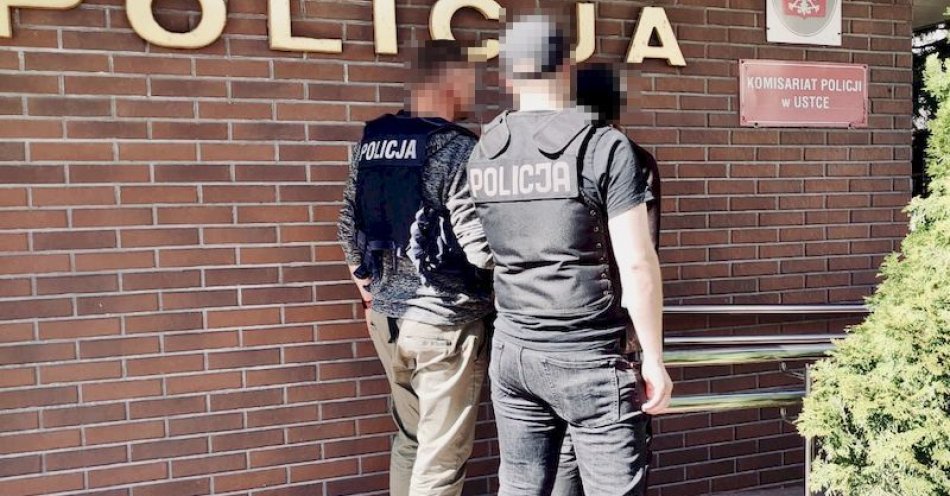 zdjęcie: Poszukiwany 33-latek zatrzymany przez usteckich policjantów podczas kontroli drogowej. / fot. KMP w Słupsku