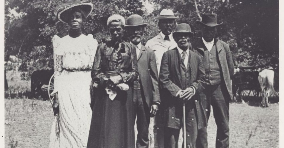zdjęcie: Juneteenth / https://commons.wikimedia.org/wiki/Juneteenth#/media/File:Emancipation_Day_celebration_-_1900-06-19.jpg