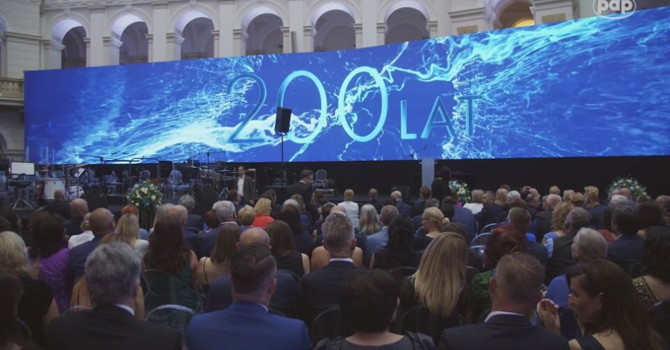 zdjęcie: Wspaniała historia i ambitne plany: Polfa Tarchomin świętuje swoje 200-lecie / PAP/ Kard z filmu
