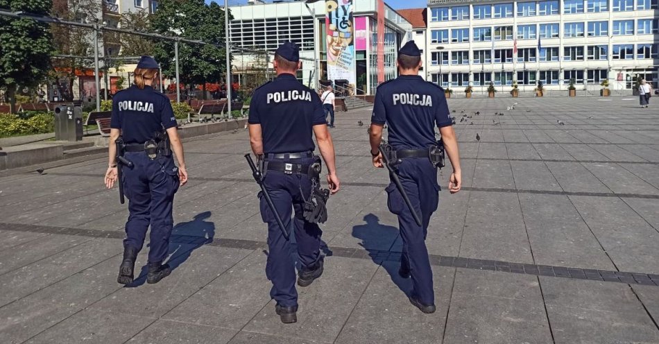 zdjęcie: Dodatkowe policyjne patrole – słuchacze odbywają praktykę / fot. KMP w Koszalinie
