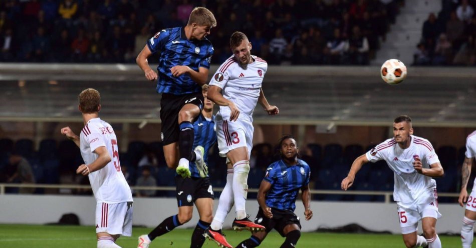 zdjęcie: Piłkarze Rakowa Częstochowa przegrali w Bergamo z Atalantą 0:2 / fot. PAP