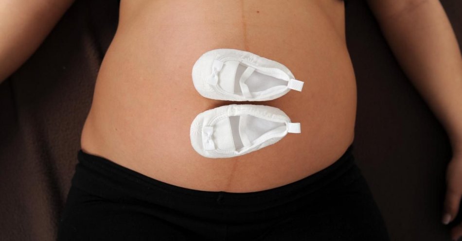 zdjęcie: Naukowcy są coraz bliżej poznania mechanizmów wpływających na powodzenie ciąży / fot. PAP