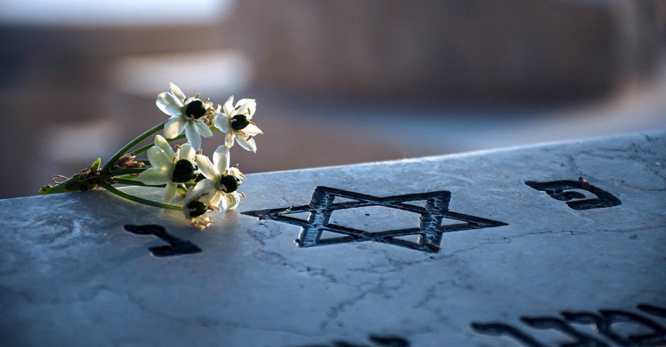 zdjęcie: Światło pamięci zapłonie na cmentarzach żydowskich / pixabay/7652031