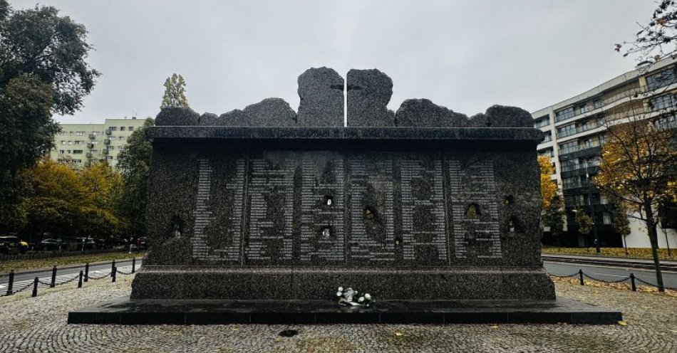 zdjęcie: Pomnik Ofiar Rzezi Woli przeszedł remont / fot. nadesłane