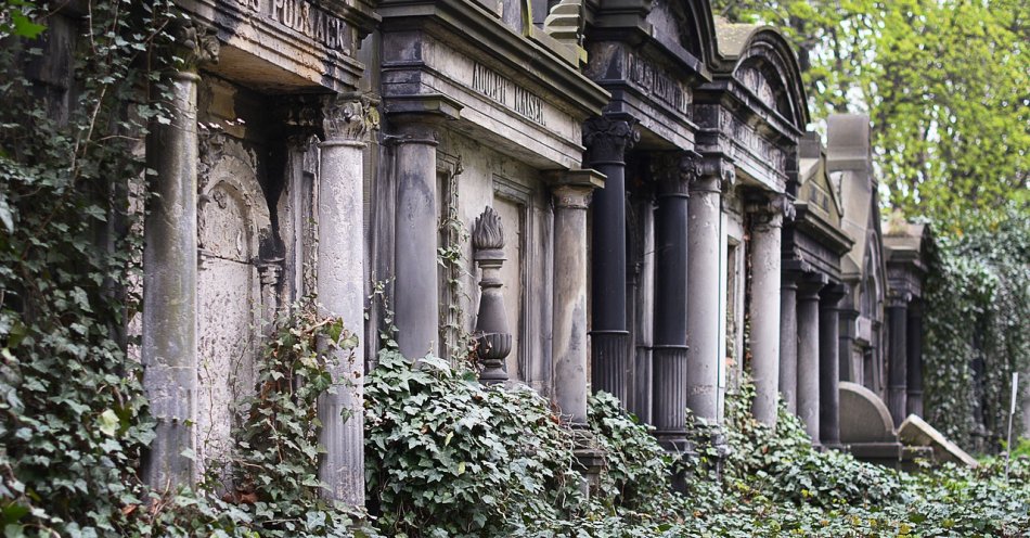 zdjęcie: Stary Cmentarz Żydowski - niepowtarzalny zespół rzeźby nagrobnej i małej architektury / pixabay/2456167