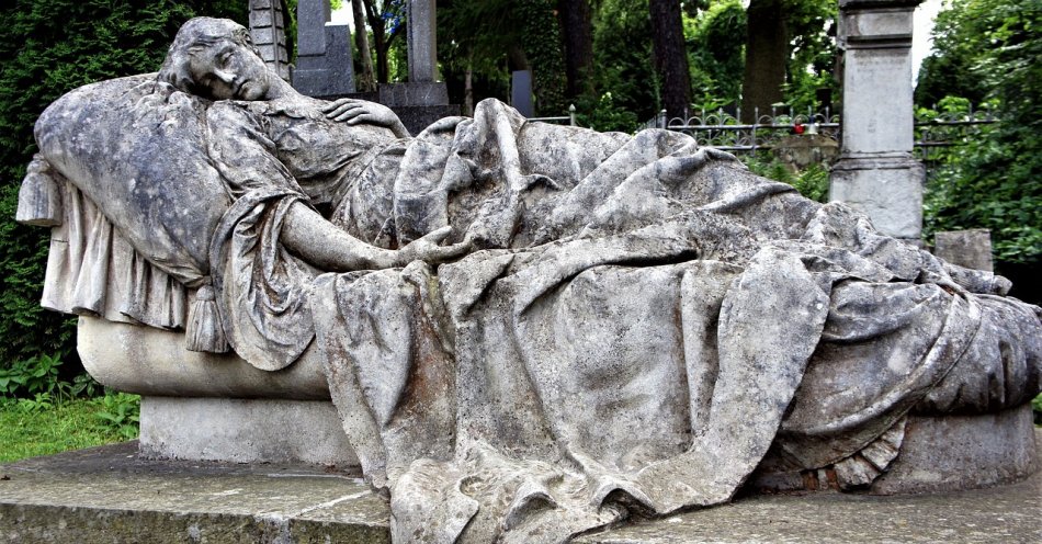 zdjęcie: Rekordowy wynik kwesty na rzecz cmentarza św. Jerzego — zebrano blisko 25 tys. zł. / pixabay/2625396