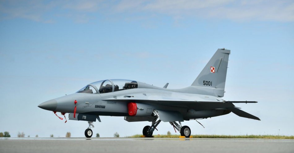 zdjęcie: Kolejne samoloty FA-50 już w Polsce / fot. PAP