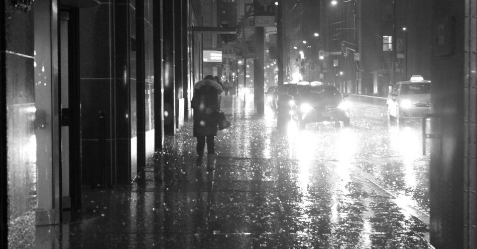zdjęcie: Nawierzchnia po deszczu - rady dla kierowców / pixabay/4531376