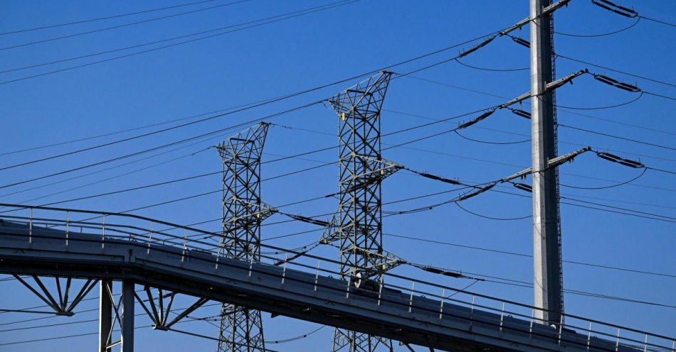 zdjęcie: Rząd chce zamrozić ceny m.in. prądu w 2024 r. / fot. PAP
