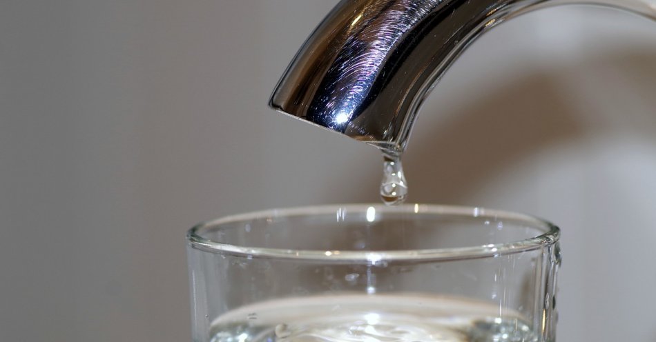 zdjęcie: W Ślemieniu woda pitna zakażona bakterią; sanepid ostrzega / pixabay/2057924