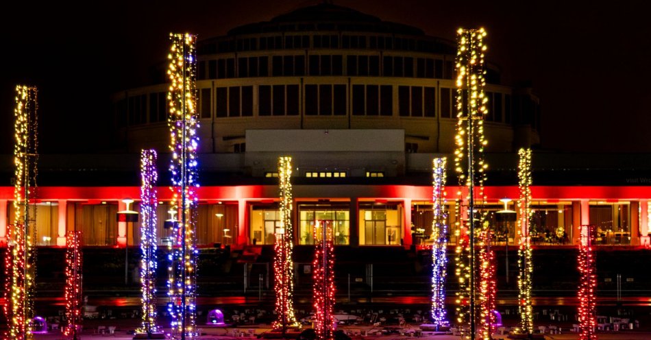 zdjęcie: Zimowa Pergola | iluminacja świąteczna w kompleksie Hali Stulecia / fot. nadesłane