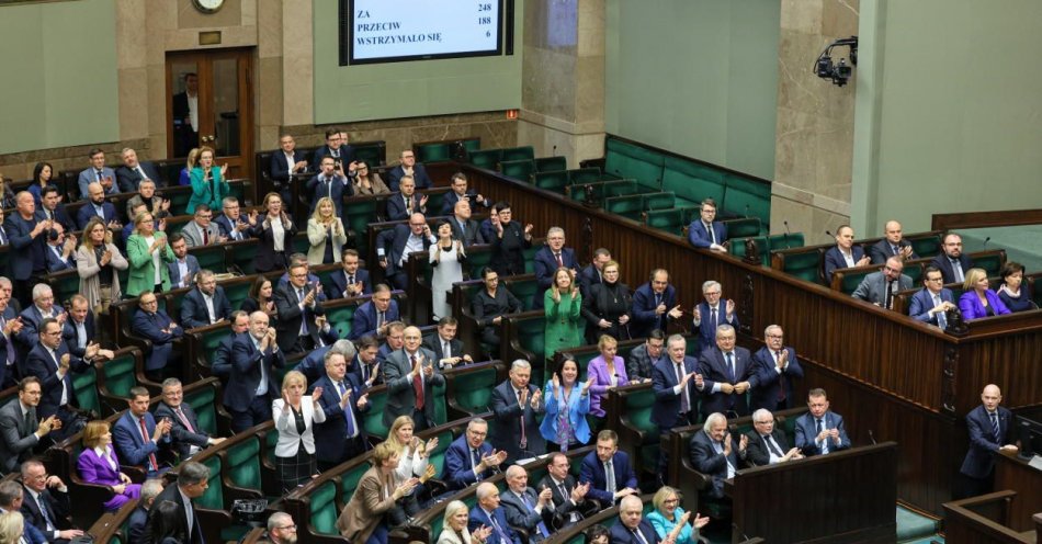zdjęcie: Sejm odwołał członków Państwowej Komisji do spraw badania wpływów rosyjskich / fot. PAP