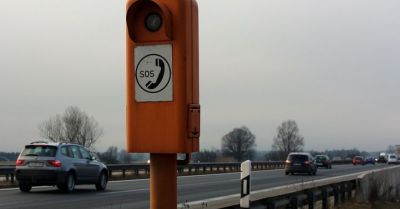 Kolizja pięciu samochodów na dk 15 w Pawłówku - ruch wahadłowy