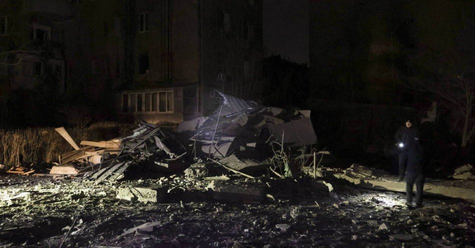 zdjęcie: Jedna osoba zabita i osiem rannych w rosyjskim ostrzale Charkowa; siedem osób rannych w Kijowie / fot. PAP