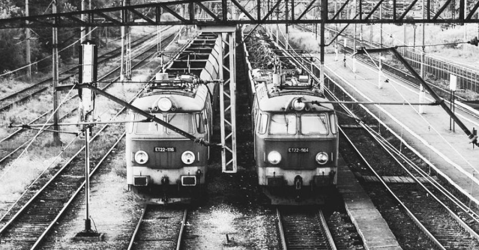 zdjęcie: Utrudnienia w kursowaniu pociągów przez uszkodzoną sieć trakcyjną na dworcu Wrocław Główny / pixabay/4506282