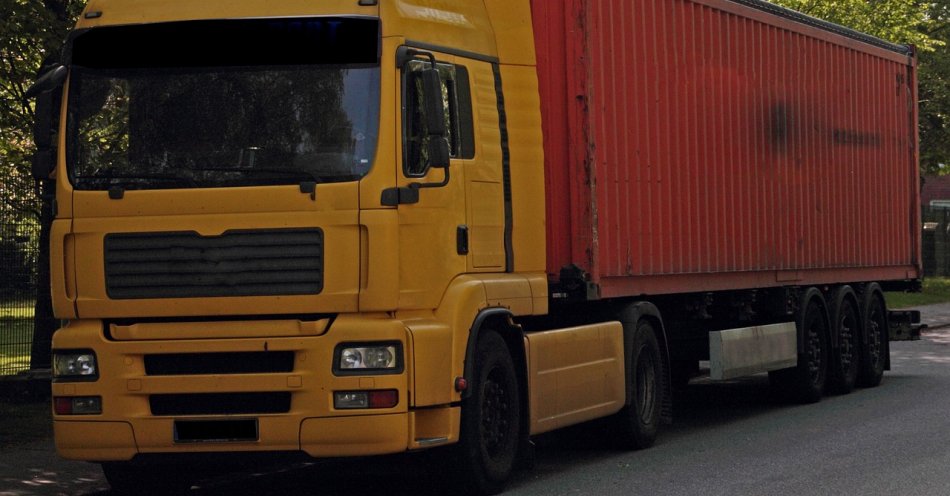 zdjęcie: Z zaparkowanej ciężarówki ukradł 600 litrów oleju napędowego / pixabay/333251