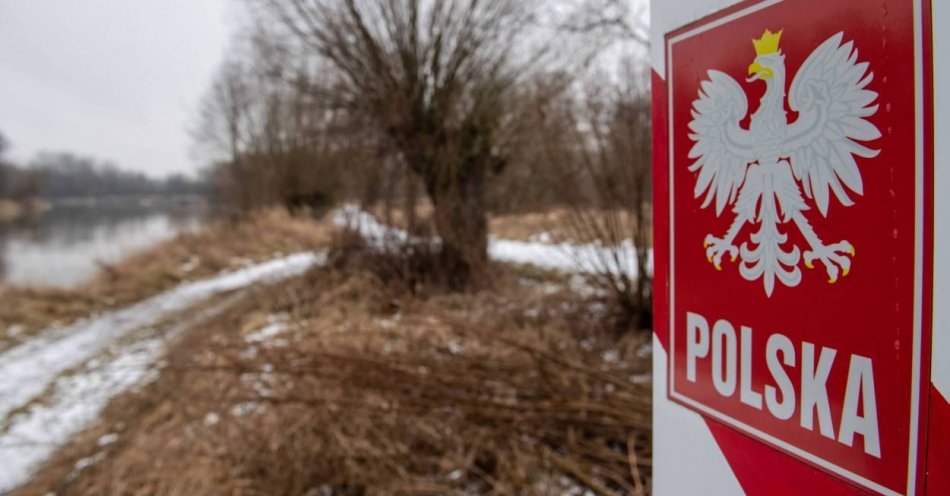 zdjęcie: Cztery osoby próbowały w piątek nielegalnie przekroczyć granicę z Białorusią / fot. PAP