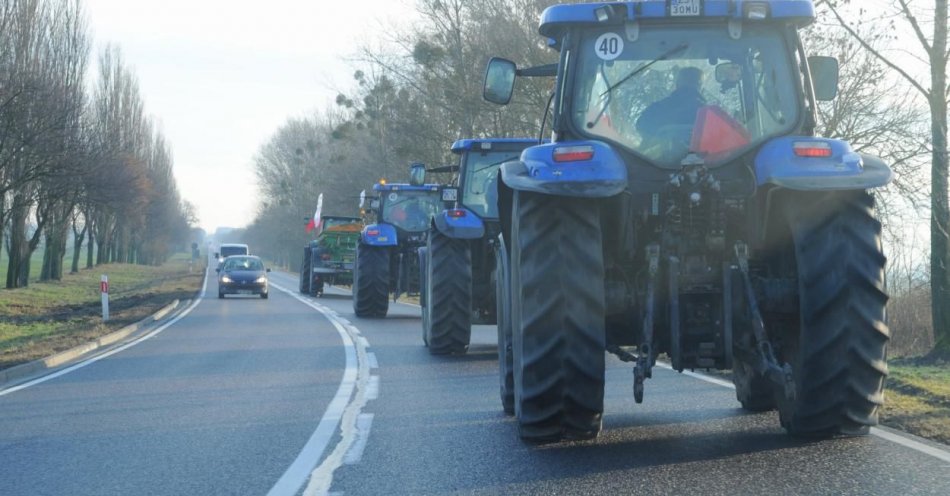 zdjęcie: W środę blokady dróg w całej Polsce; rolnicy zjednoczeni w proteście / fot. PAP