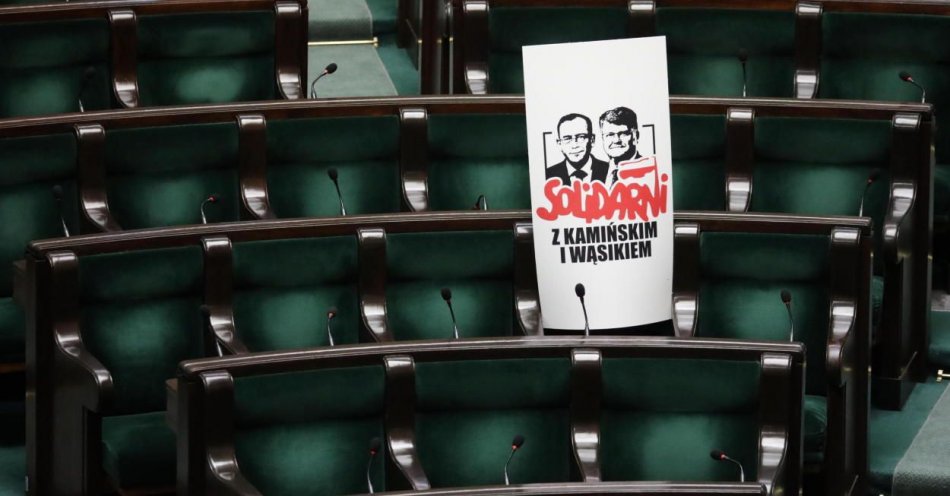 zdjęcie: Polacy nie chcą w Sejmie Wąsika i Kamińskiego / fot. PAP