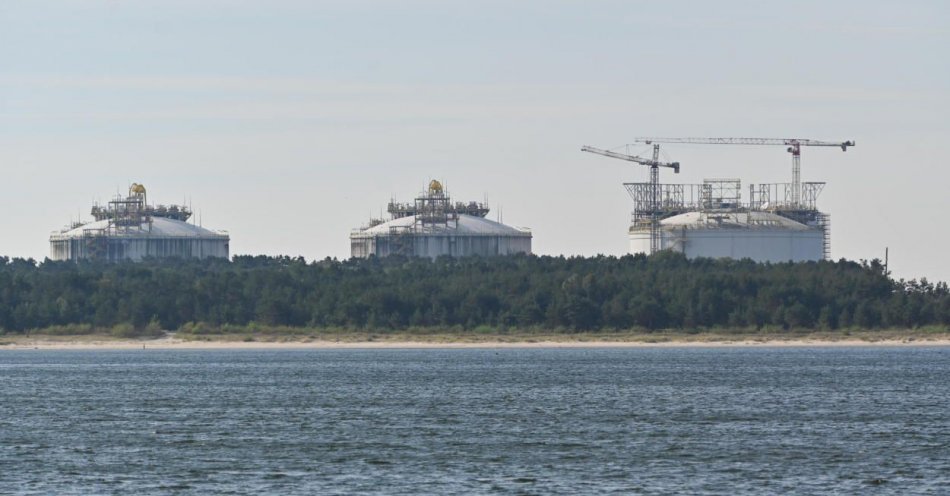 zdjęcie: Zakończenie rozbudowy terminalu LNG w Świnoujściu  to główny cel na rok 2024 / fot. PAP