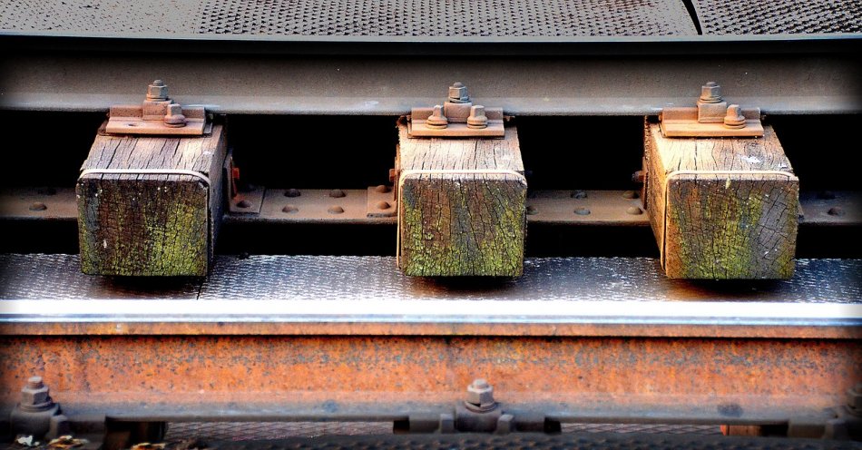 zdjęcie: Kradł śruby od podkładów kolejowych. Na gorącym uczynku zatrzymali go policjanci ze Śródmieścia / pixabay/1909170